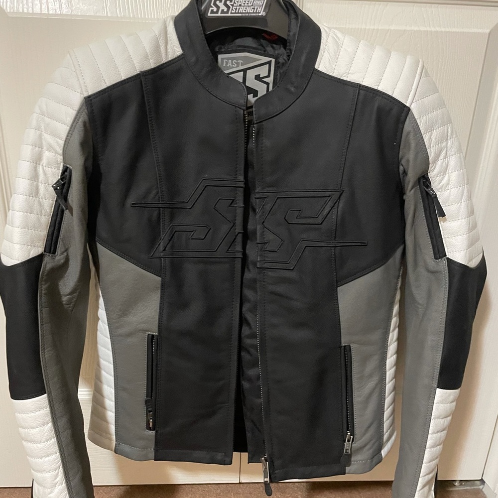 Size Small Speed and Strength Jacket liner inside